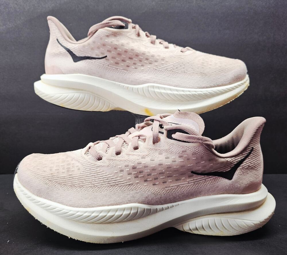 Hoka Women 9 Comfy footwear//